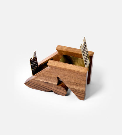 Ultra modern incense burner featuring contemporary Arabic calligraphy designed by Kashida.