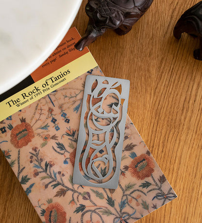 Set of two elegant bookmarks with Arabic graffiti etchings 